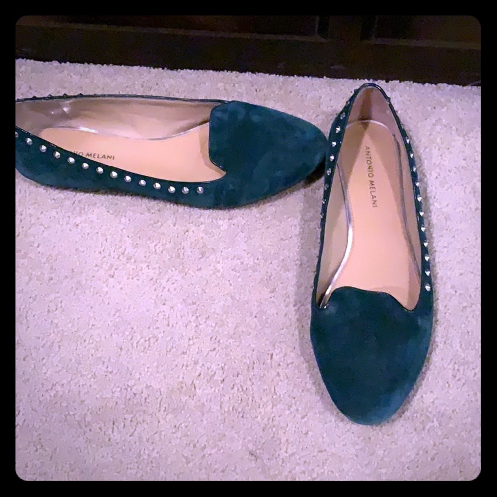 Like new Antonio Melani Flats